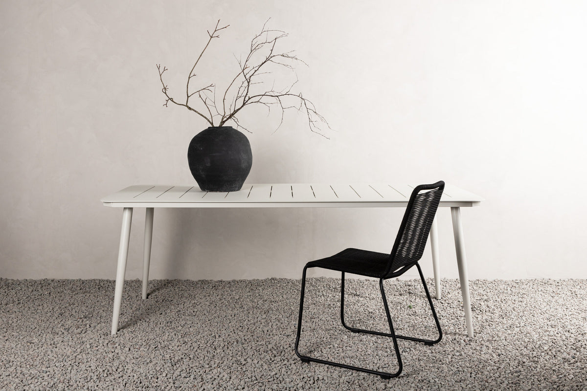 Gartentisch Lina in Beige präsentiert im Onlineshop von KAQTU Design AG. Gartentisch ist von Venture Home