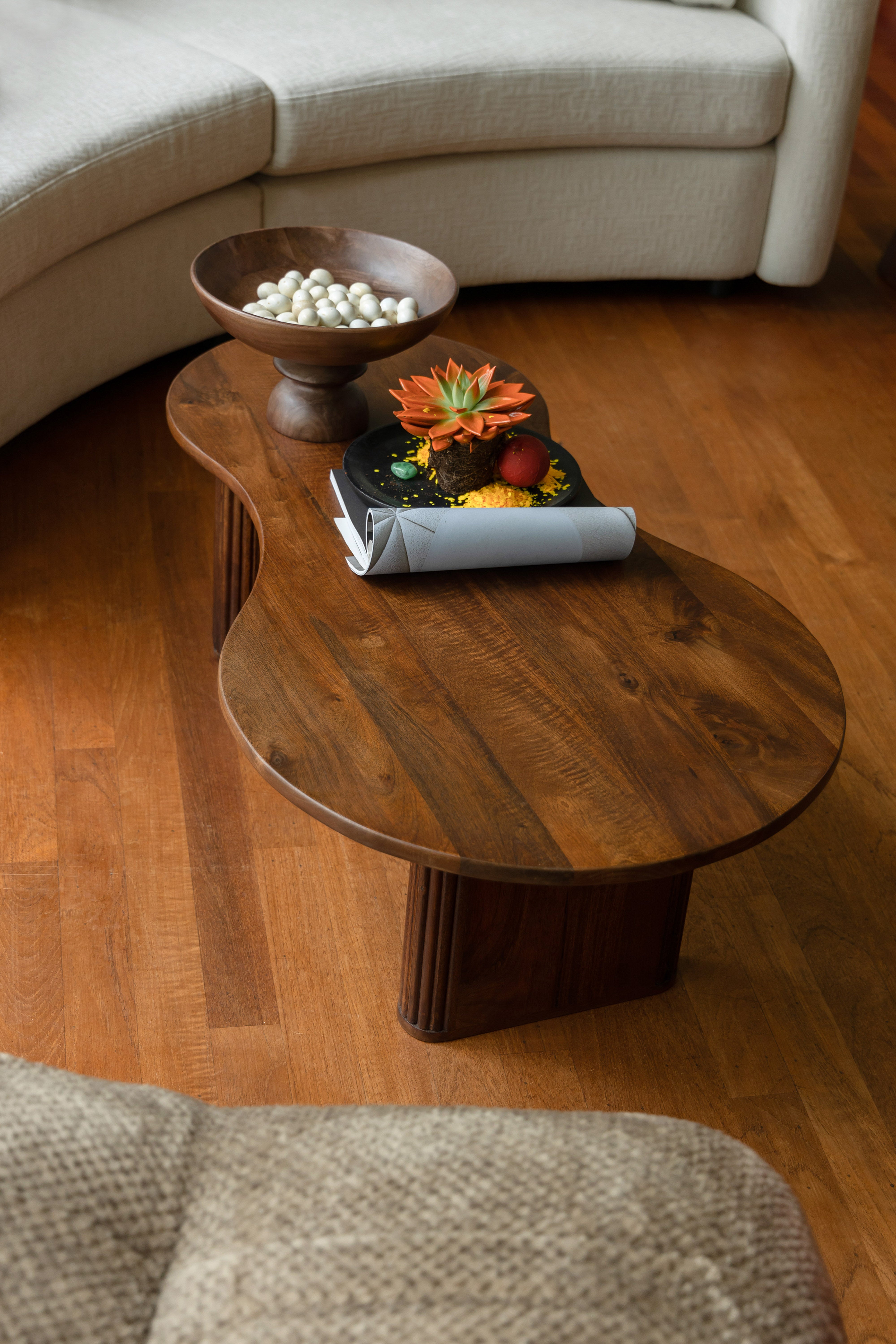 Coffee Table Tilon in  präsentiert im Onlineshop von KAQTU Design AG. Beistelltisch ist von Dutchbone