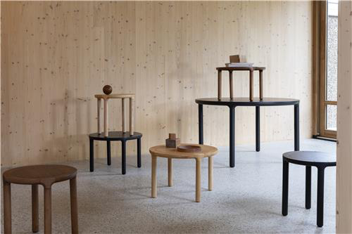 Coffee Tisch Storm in Walnut präsentiert im Onlineshop von KAQTU Design AG. Beistelltisch ist von Zuiver