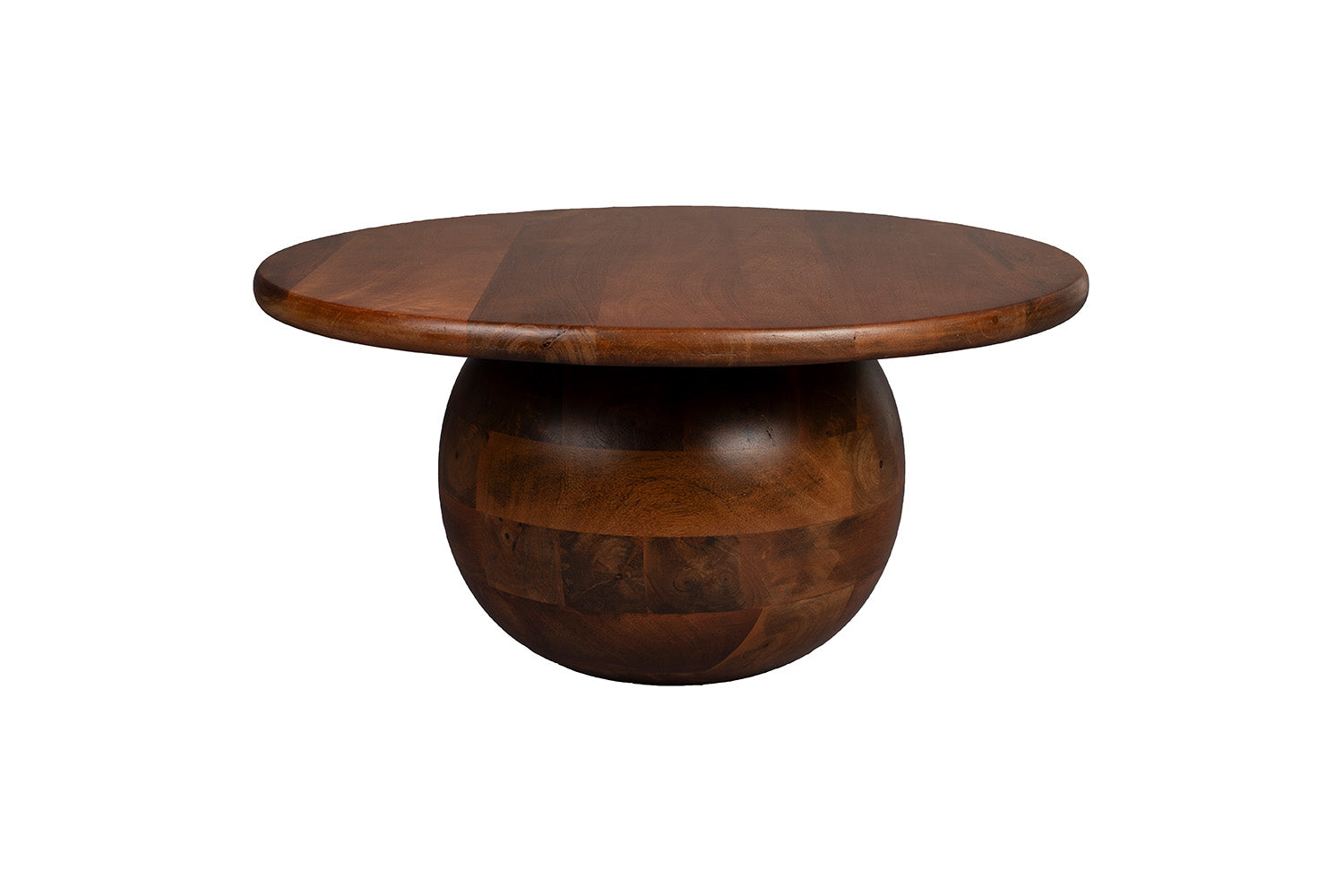 Entdecken Sie den Dutchbone Oblivian Couchtisch aus massivem Mangoholz mit walnussfarbenem Finish. Perfekt für eine gemütliche Sitzecke im Retro-Stil.