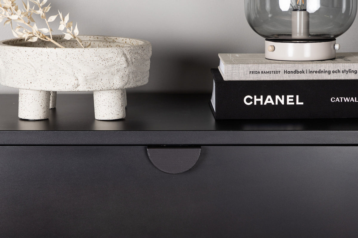 Piring Drawer in Schwarz präsentiert im Onlineshop von KAQTU Design AG. Nachttisch ist von Venture Home