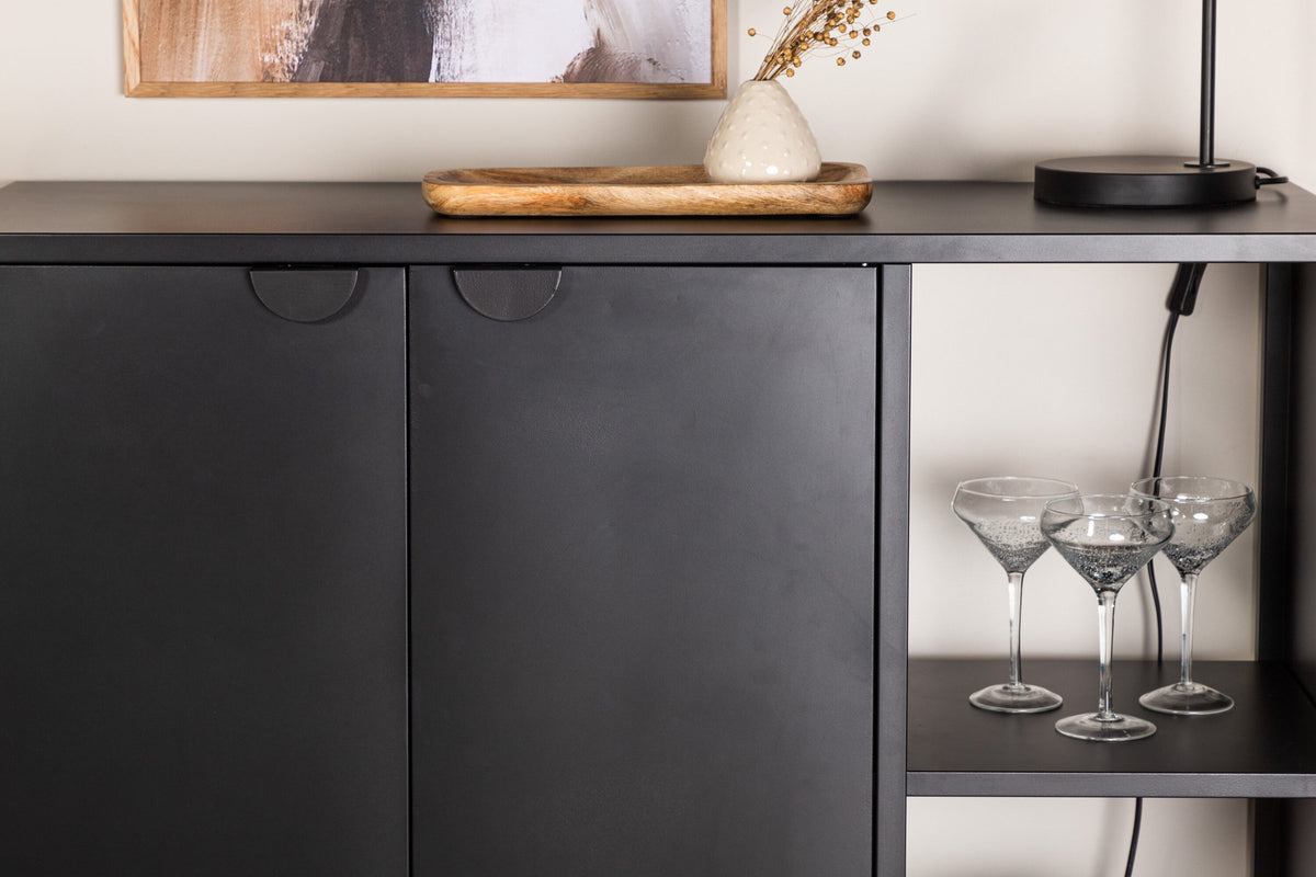 Piring Cabinet in Schwarz präsentiert im Onlineshop von KAQTU Design AG. Cabinet ist von Venture Home
