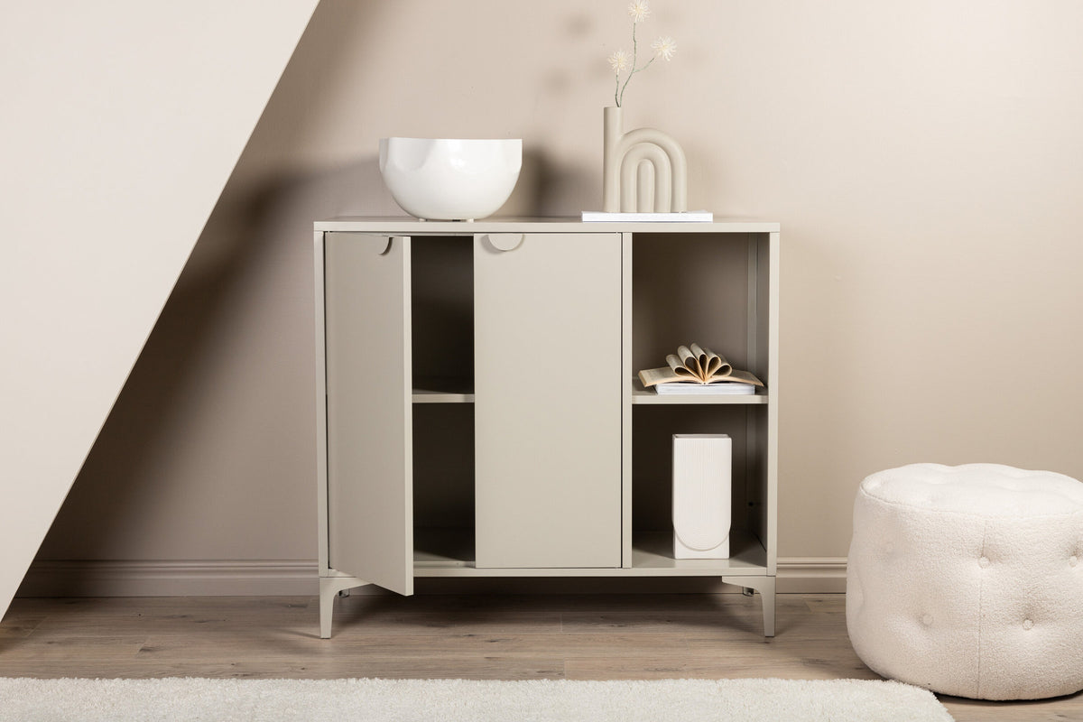 Piring Cabinet in Beige präsentiert im Onlineshop von KAQTU Design AG. Cabinet ist von Venture Home