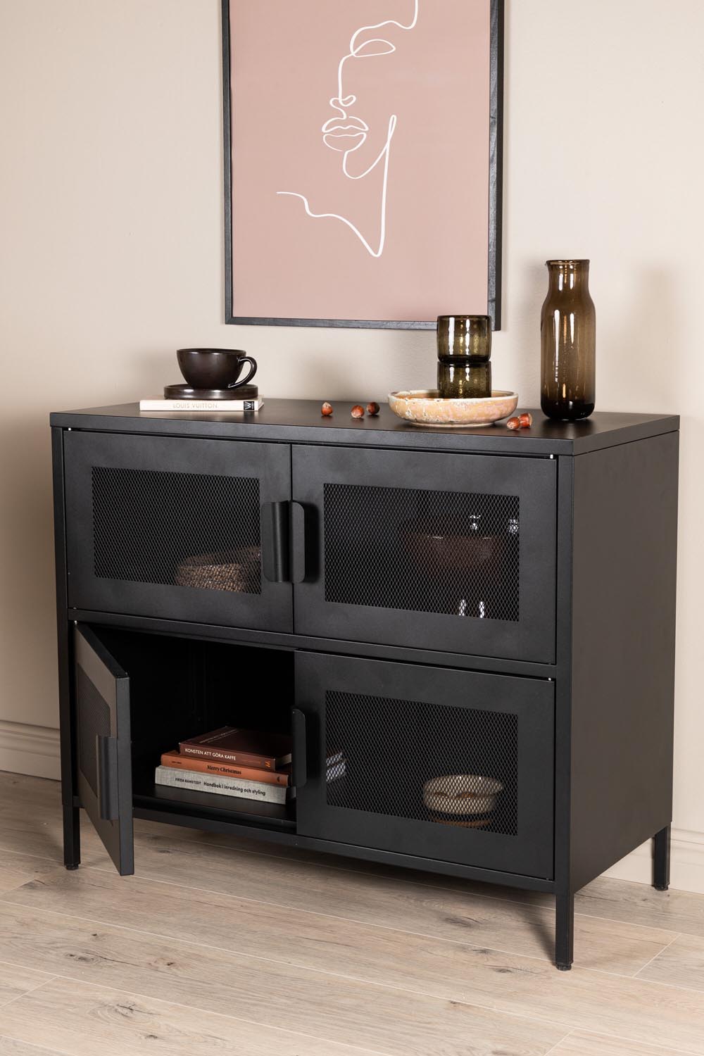 Nett in Schwarz präsentiert im Onlineshop von KAQTU Design AG. Cabinet ist von Venture Home
