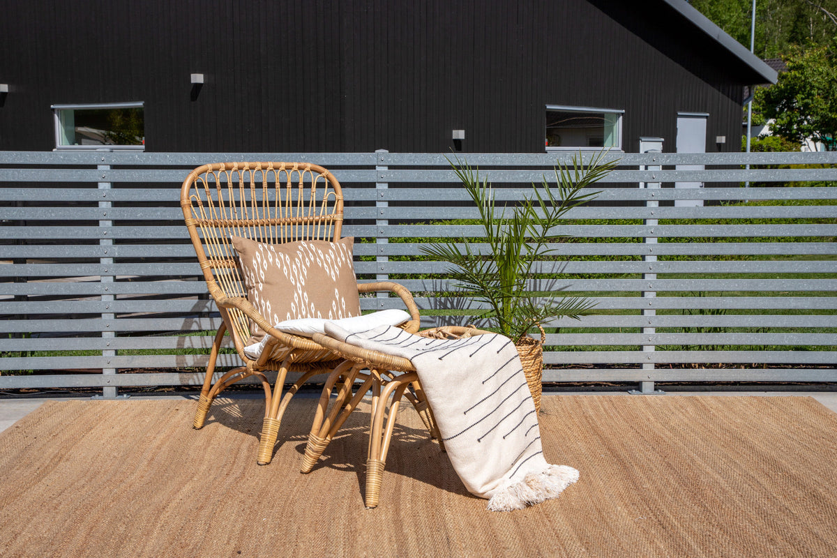 Ella Loungestuhl in Offwhite präsentiert im Onlineshop von KAQTU Design AG. Outdoor-Sessel ist von Venture Home