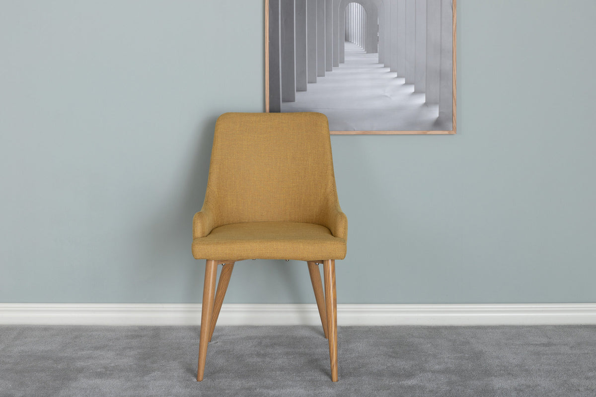 Plaza Stuhl in Senf / Natur präsentiert im Onlineshop von KAQTU Design AG. Stuhl ist von Venture Home