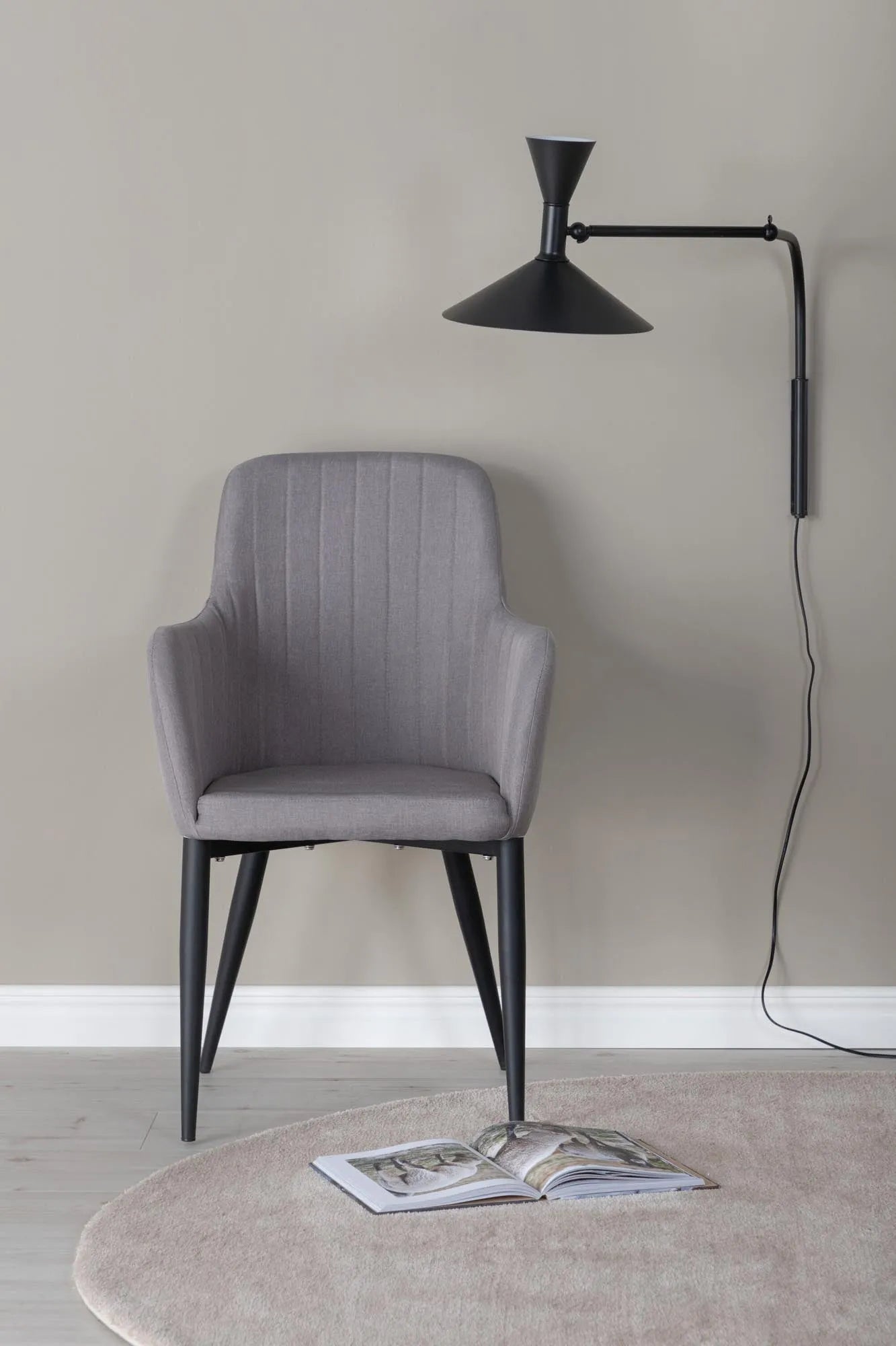 Stilvoller Comfort Stuhl von Venture Home für höchsten Sitzkomfort.