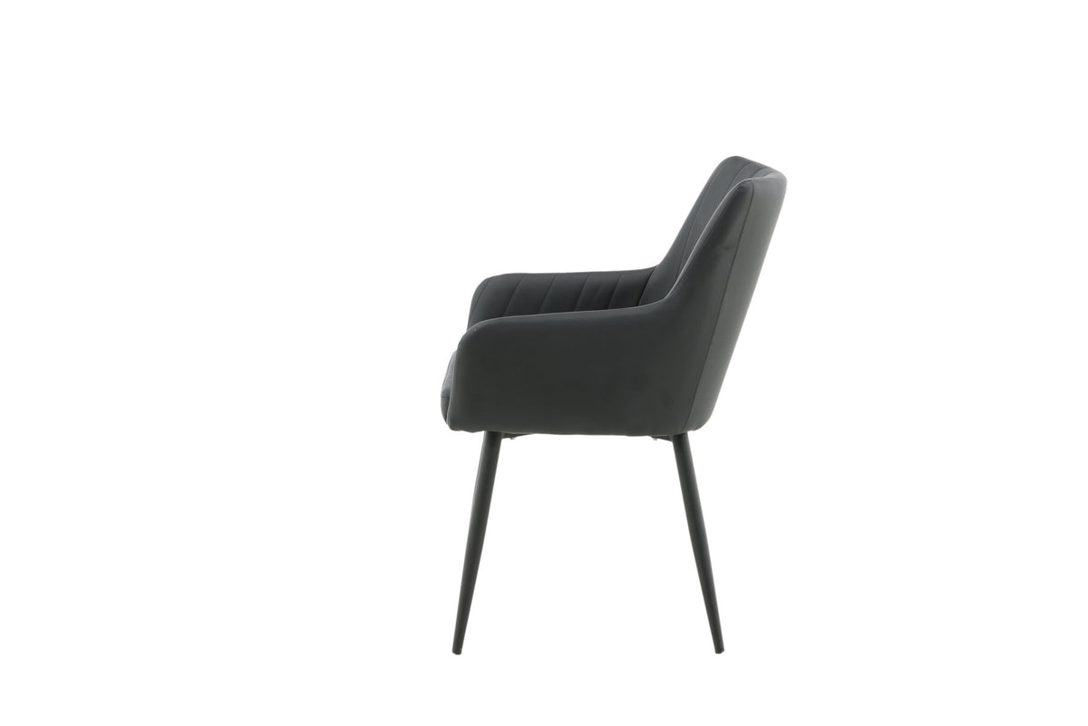 Comfort Stuhl in Schwarz präsentiert im Onlineshop von KAQTU Design AG. Stuhl mit Armlehne ist von Venture Home