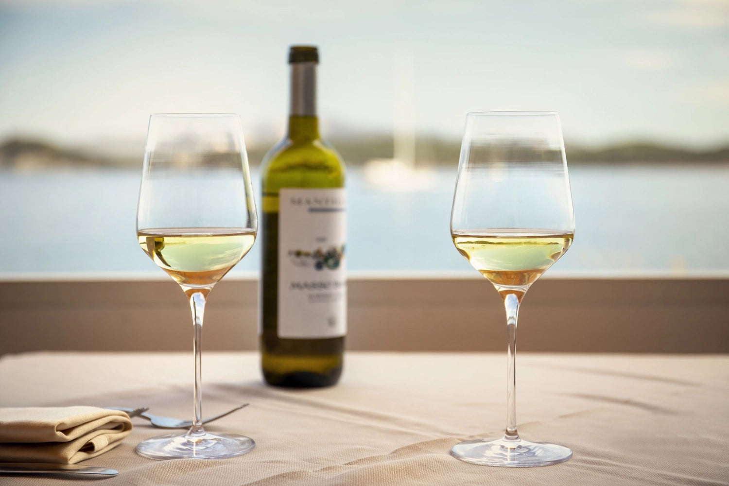 Set of 6 STARlight white wine goblets White Wine H 22.5 cm; 41 cl