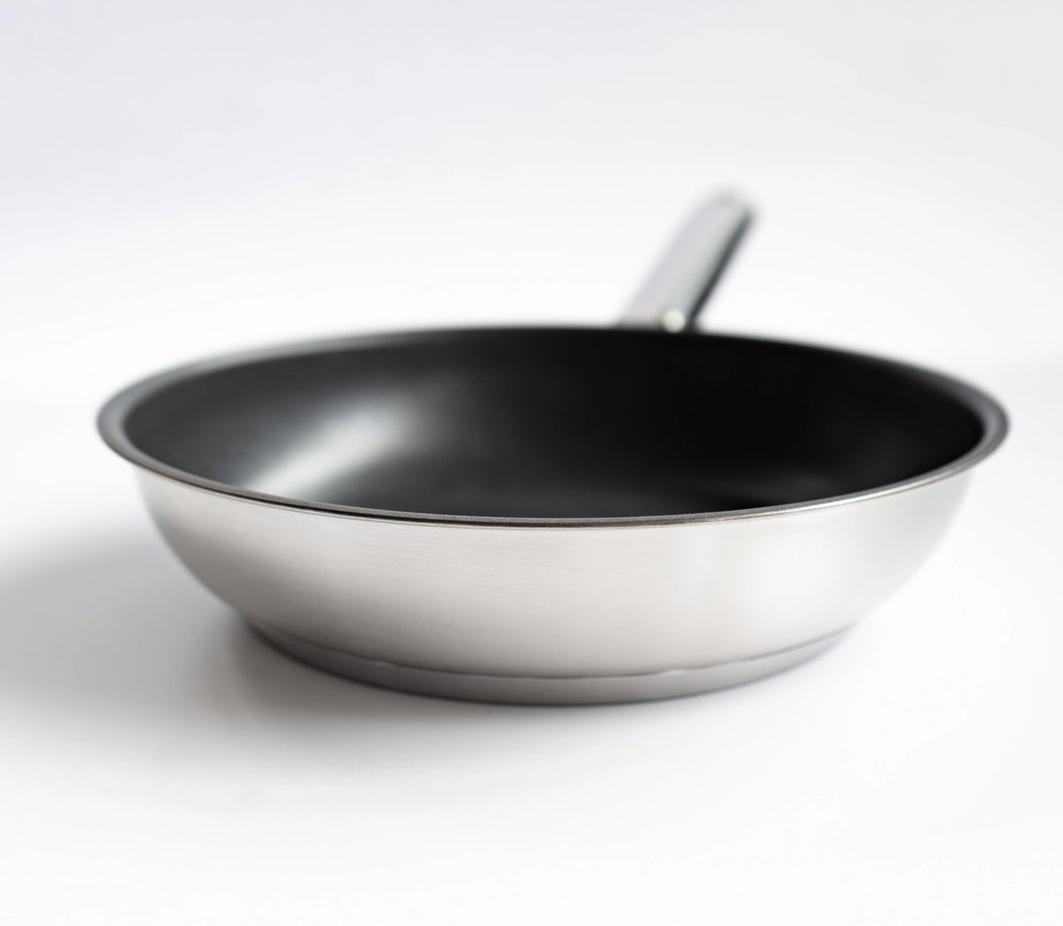 Resto 3 Duraslide Bratpfanne 20cm in Silber präsentiert im Onlineshop von KAQTU Design AG. Bratpfanne ist von Demeyere