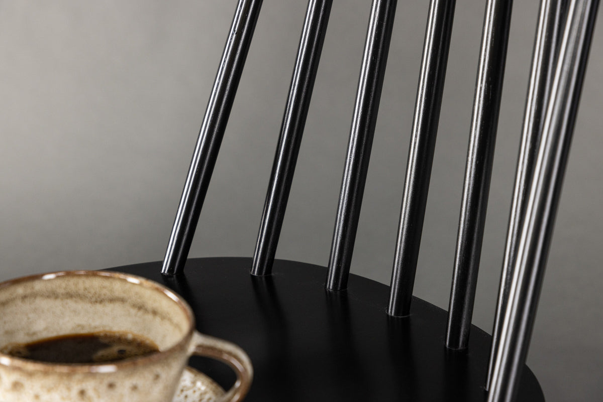 Lönneberga Esszimmerstuhl in Schwarz präsentiert im Onlineshop von KAQTU Design AG. Stuhl ist von Venture Home