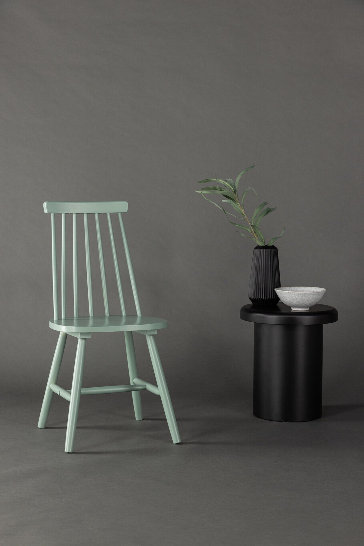 Lönneberga Esszimmerstuhl in Grün präsentiert im Onlineshop von KAQTU Design AG. Stuhl ist von Venture Home