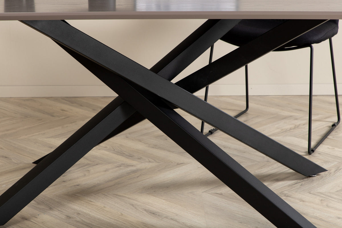 Piazza Esstisch in Schwarz / Grau präsentiert im Onlineshop von KAQTU Design AG. Esstisch ist von Venture Home