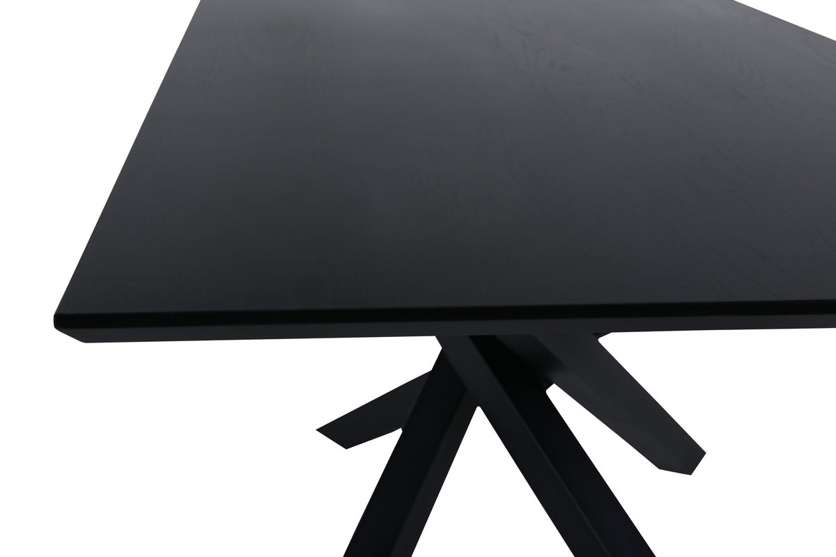 Piazza Esstisch in Schwarz präsentiert im Onlineshop von KAQTU Design AG. Esstisch ist von Venture Home