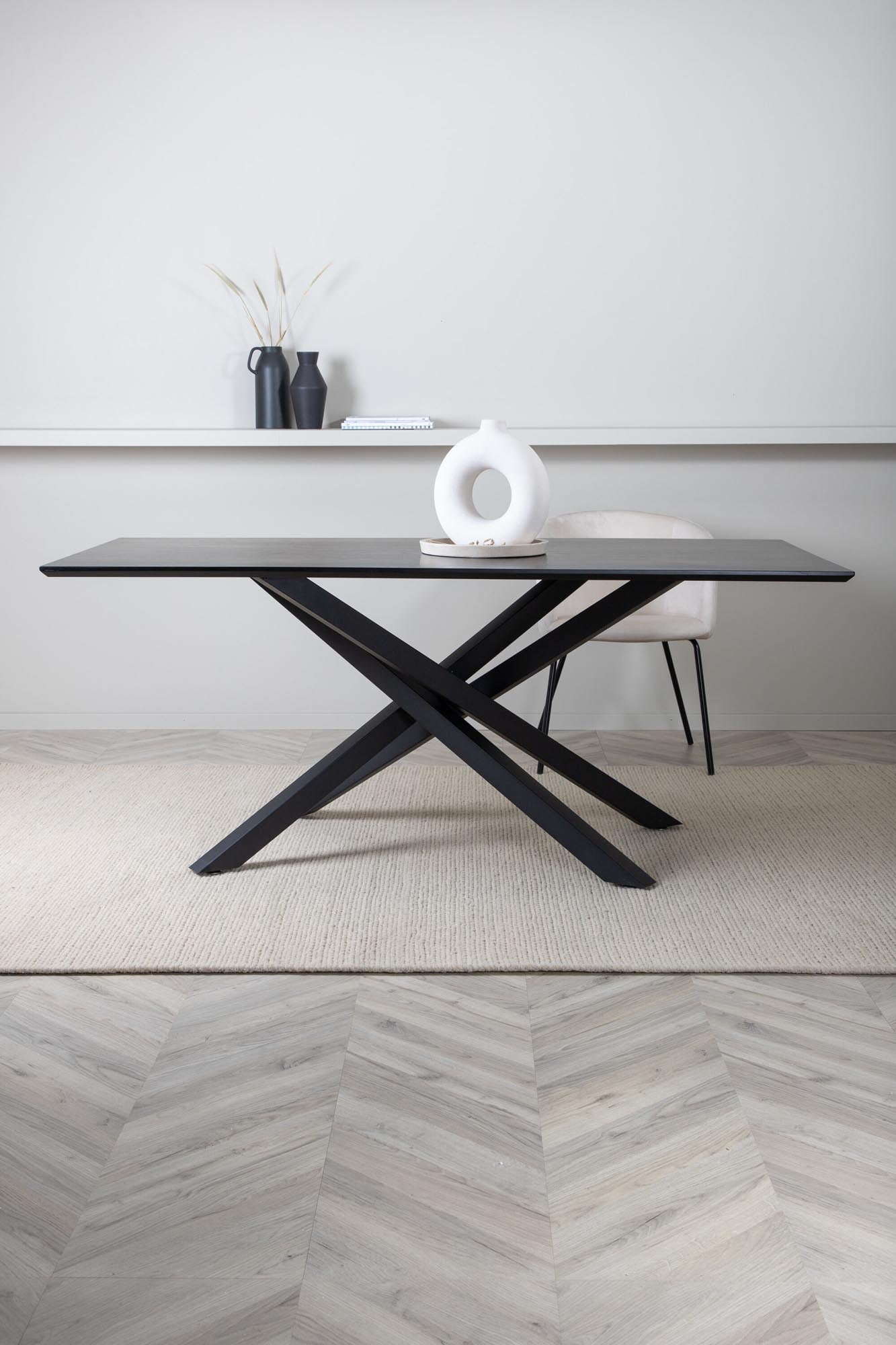 Piazza Esstisch in Schwarz präsentiert im Onlineshop von KAQTU Design AG. Esstisch ist von Venture Home