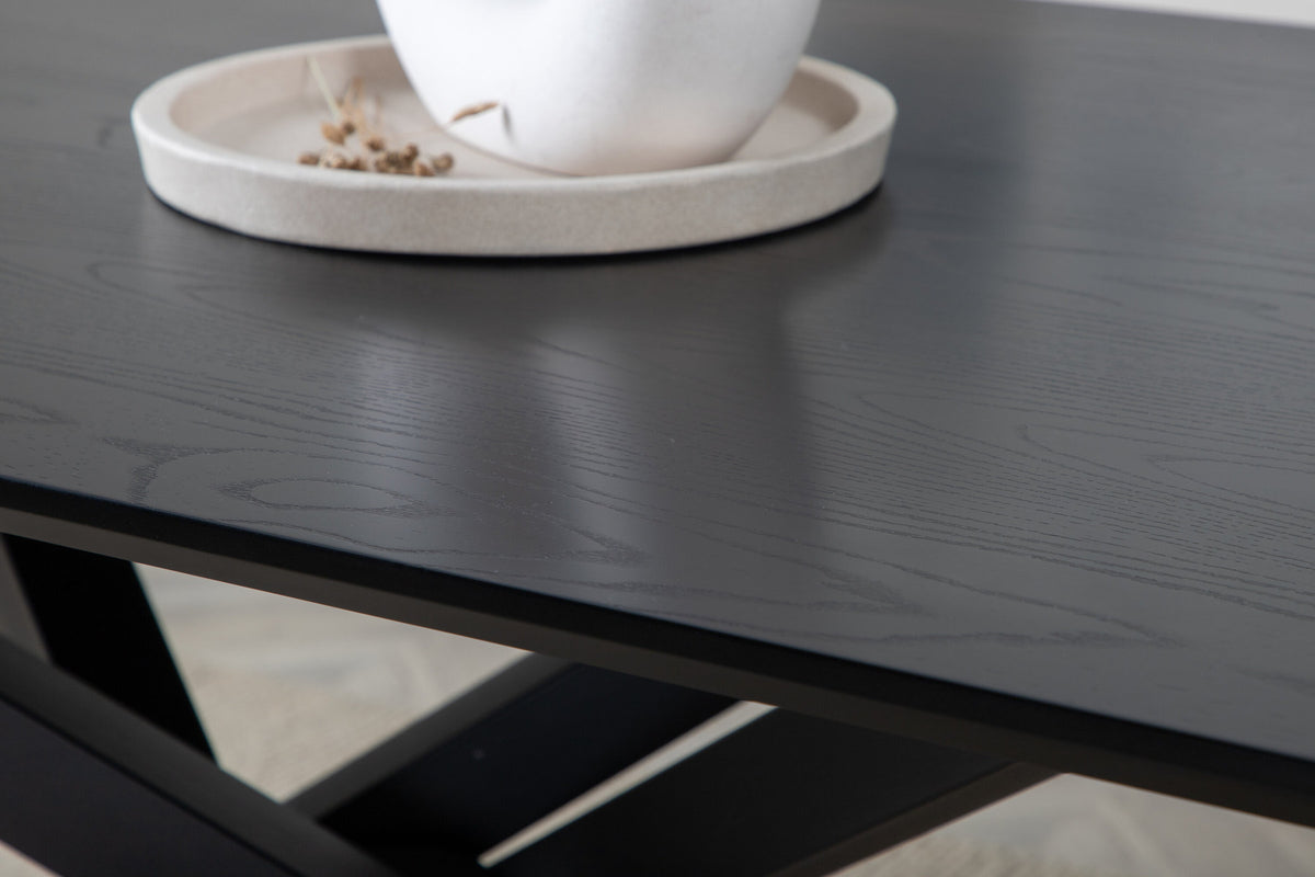 Piazza Esstisch in Schwarz präsentiert im Onlineshop von KAQTU Design AG. Esstisch ist von Venture Home