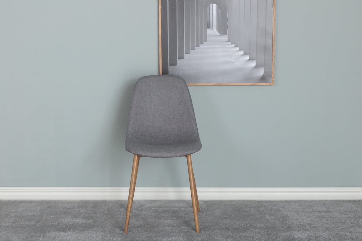 Polar Stuhl in Grau präsentiert im Onlineshop von KAQTU Design AG. Stuhl ist von Venture Home