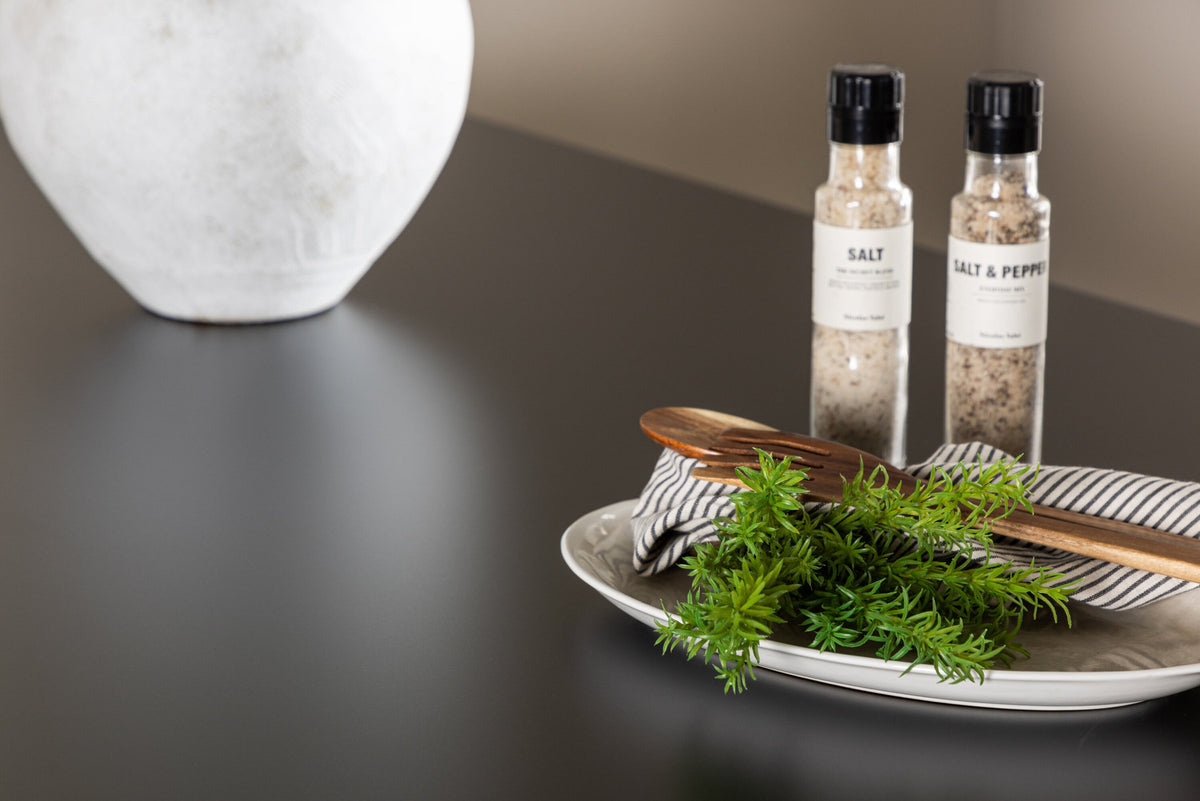 Count Tisch in Schwarz präsentiert im Onlineshop von KAQTU Design AG. Esstisch ist von Venture Home