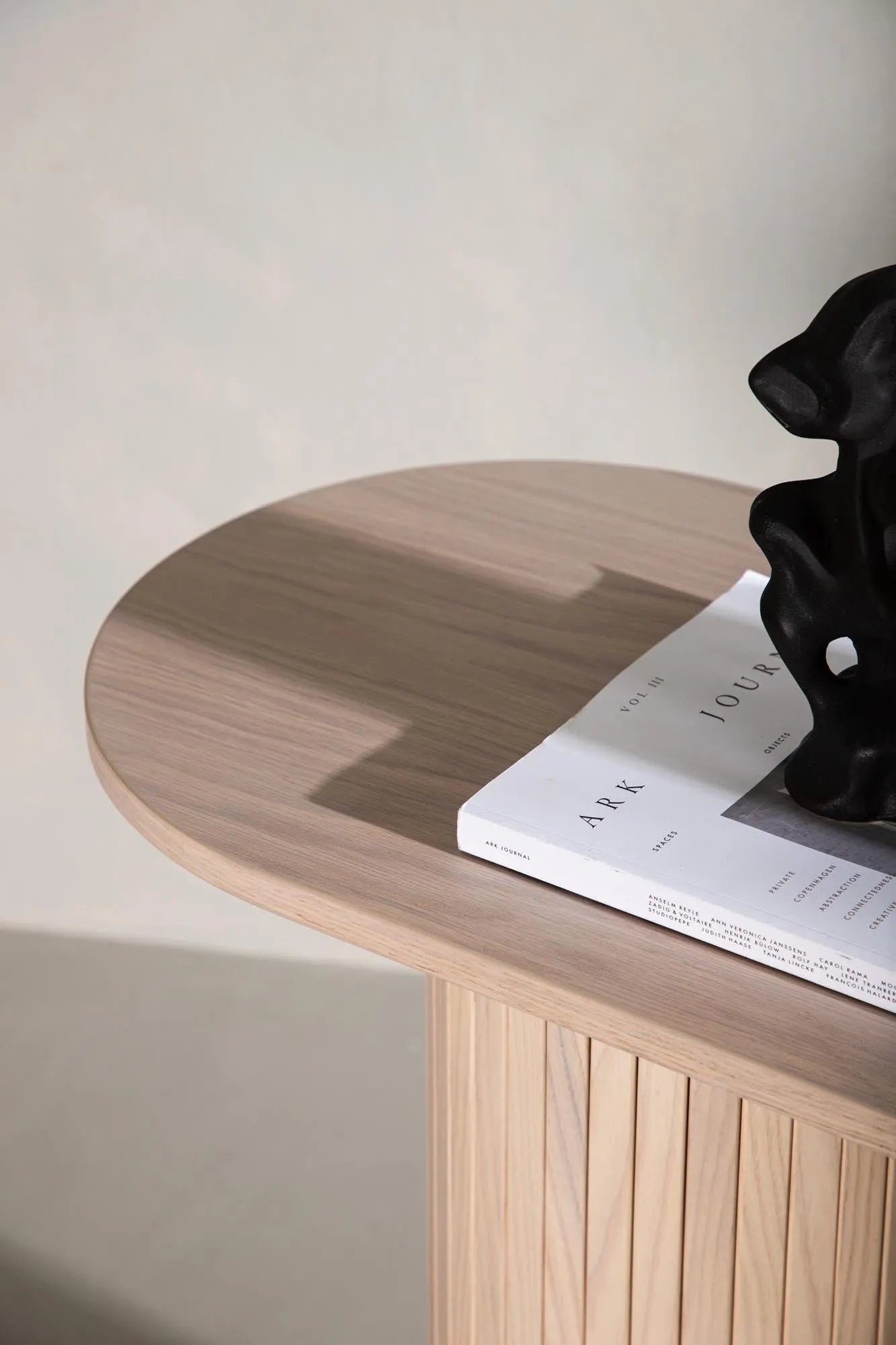 Bianca Konsolentisch von Venture Home in edlem Mocca-Design.