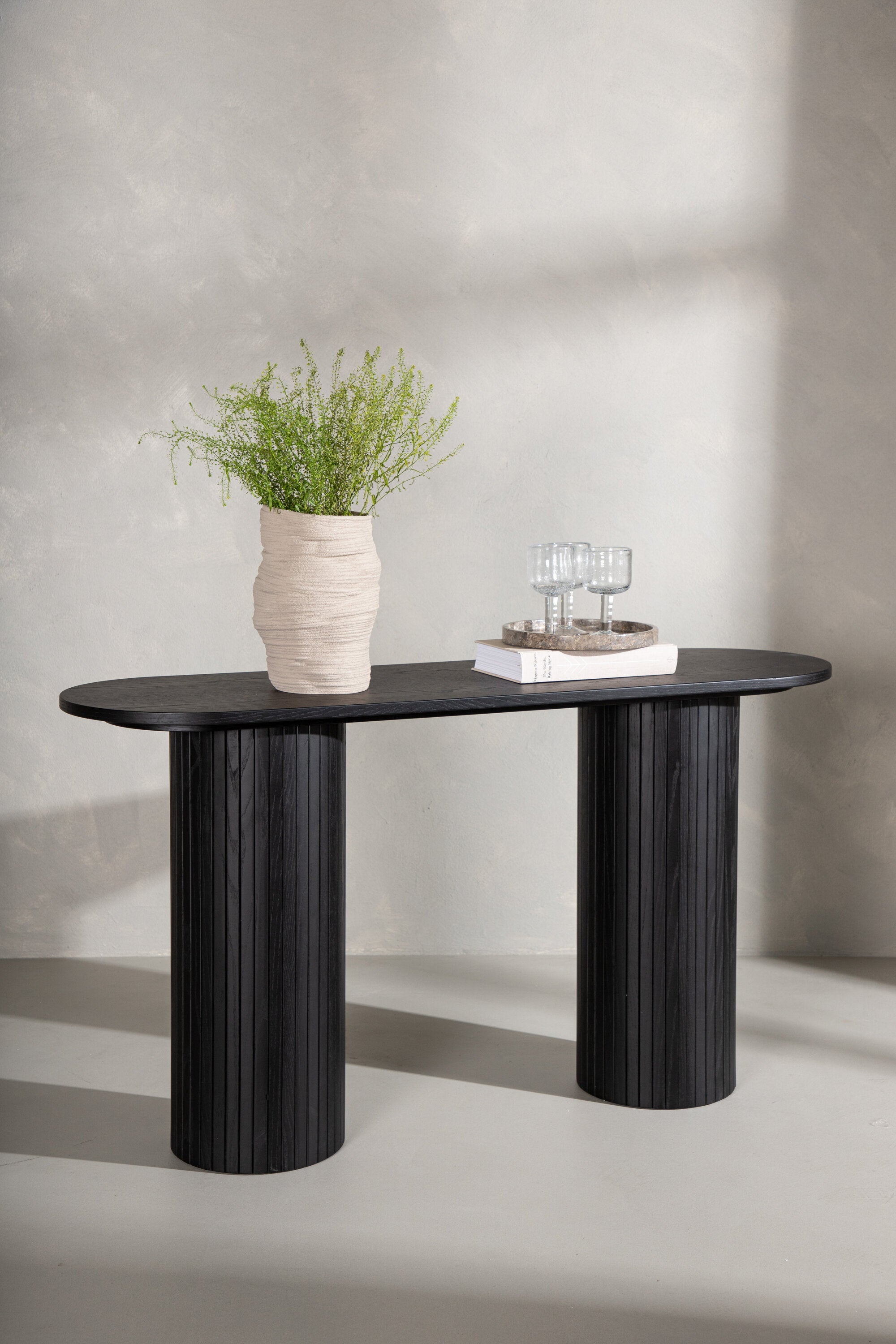 Bianca Coffee Tisch in Schwarz präsentiert im Onlineshop von KAQTU Design AG. Beistelltisch ist von Venture Home