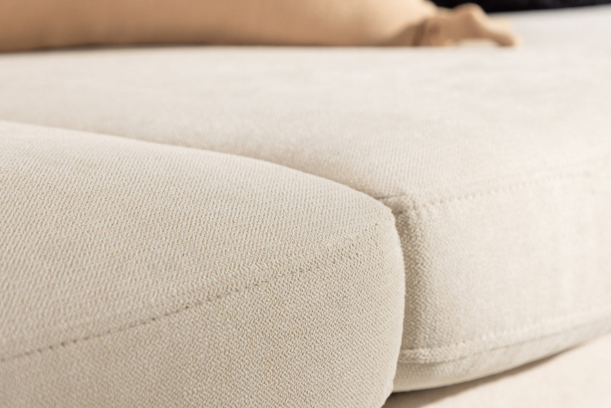 Zero 2-Seat Sofa in Beige präsentiert im Onlineshop von KAQTU Design AG. 2er Sofa ist von Venture Home