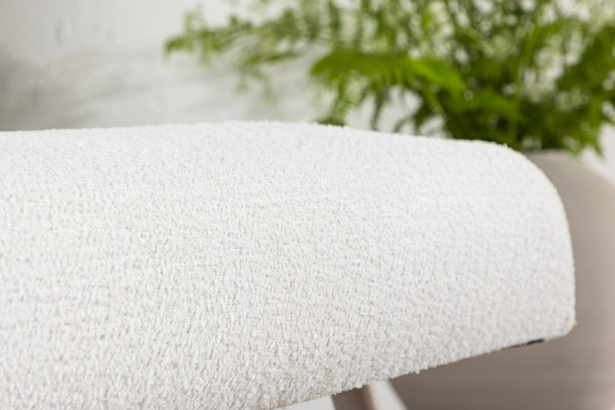 Bloom Sessel in Weiss präsentiert im Onlineshop von KAQTU Design AG. Sessel mit Armlehnen ist von Venture Home