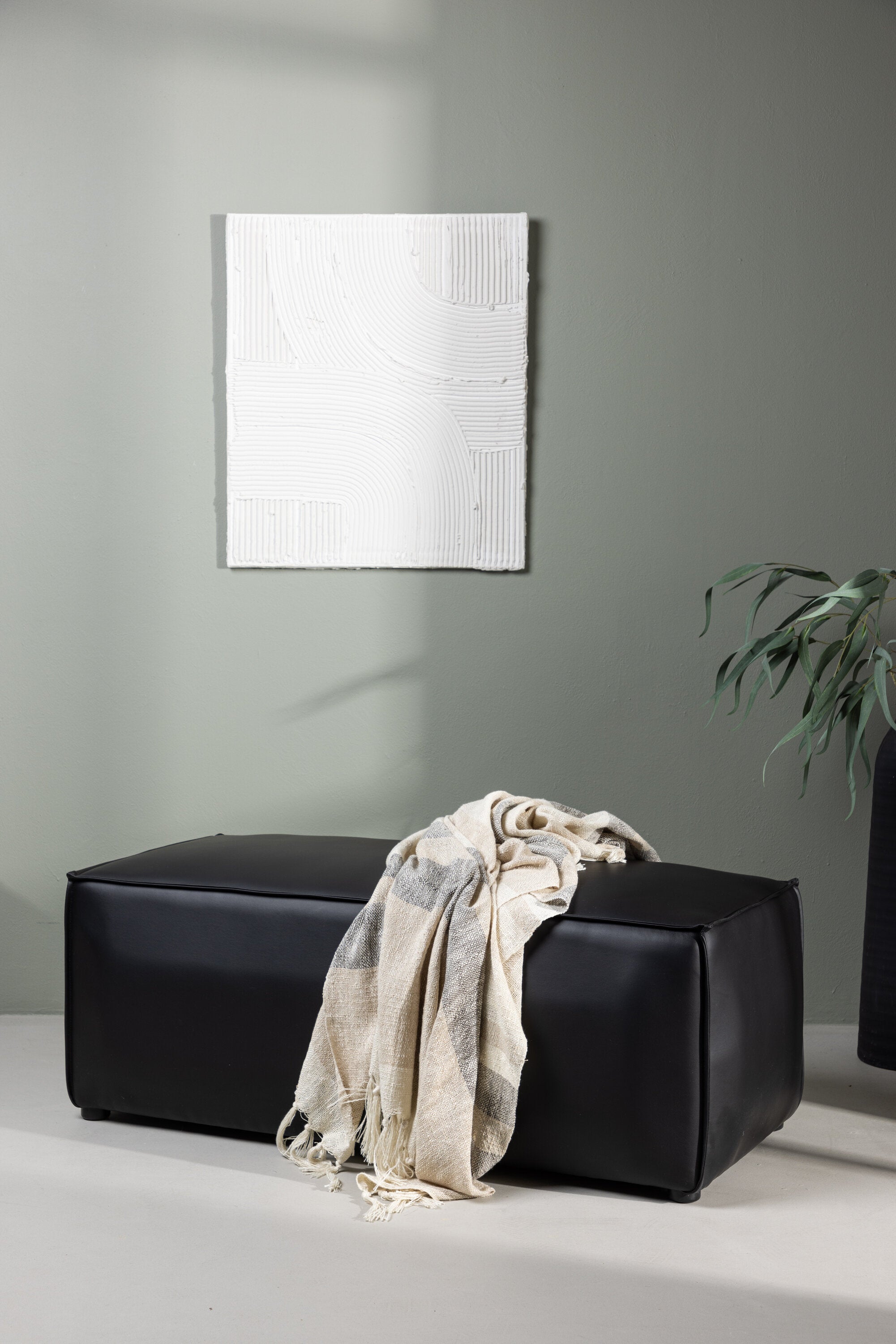 Palmero Hocker in Schwarz präsentiert im Onlineshop von KAQTU Design AG. Pouf ist von Venture Home
