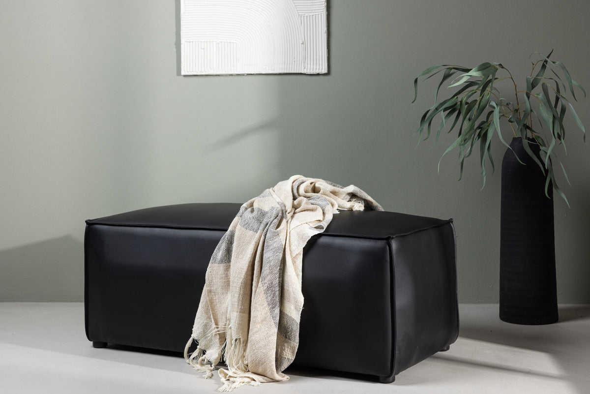 Palmero Hocker in Schwarz präsentiert im Onlineshop von KAQTU Design AG. Pouf ist von Venture Home
