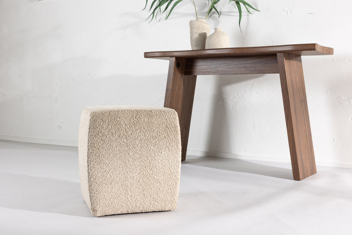 Neapel Pouf in Beige präsentiert im Onlineshop von KAQTU Design AG. Pouf ist von Venture Home