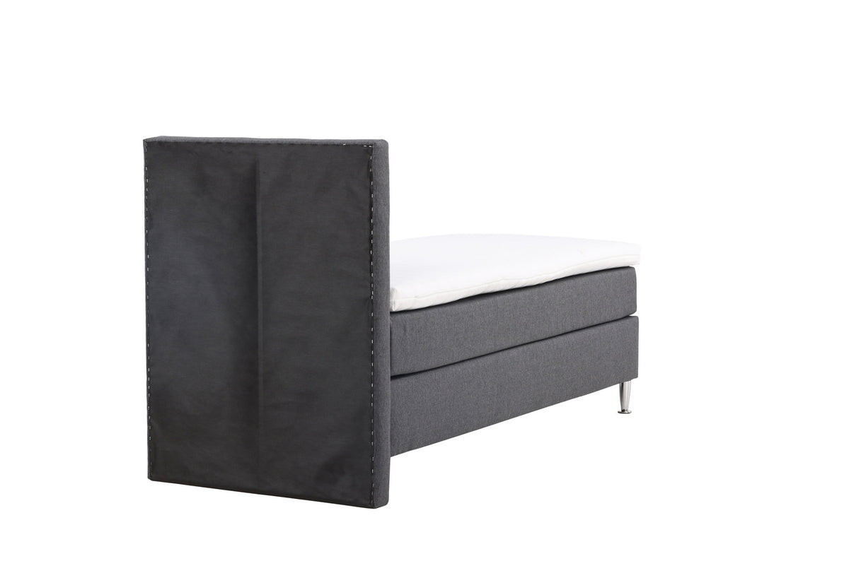 Bett Toledo in Dunkelgrau präsentiert im Onlineshop von KAQTU Design AG. Bett ist von Venture Home