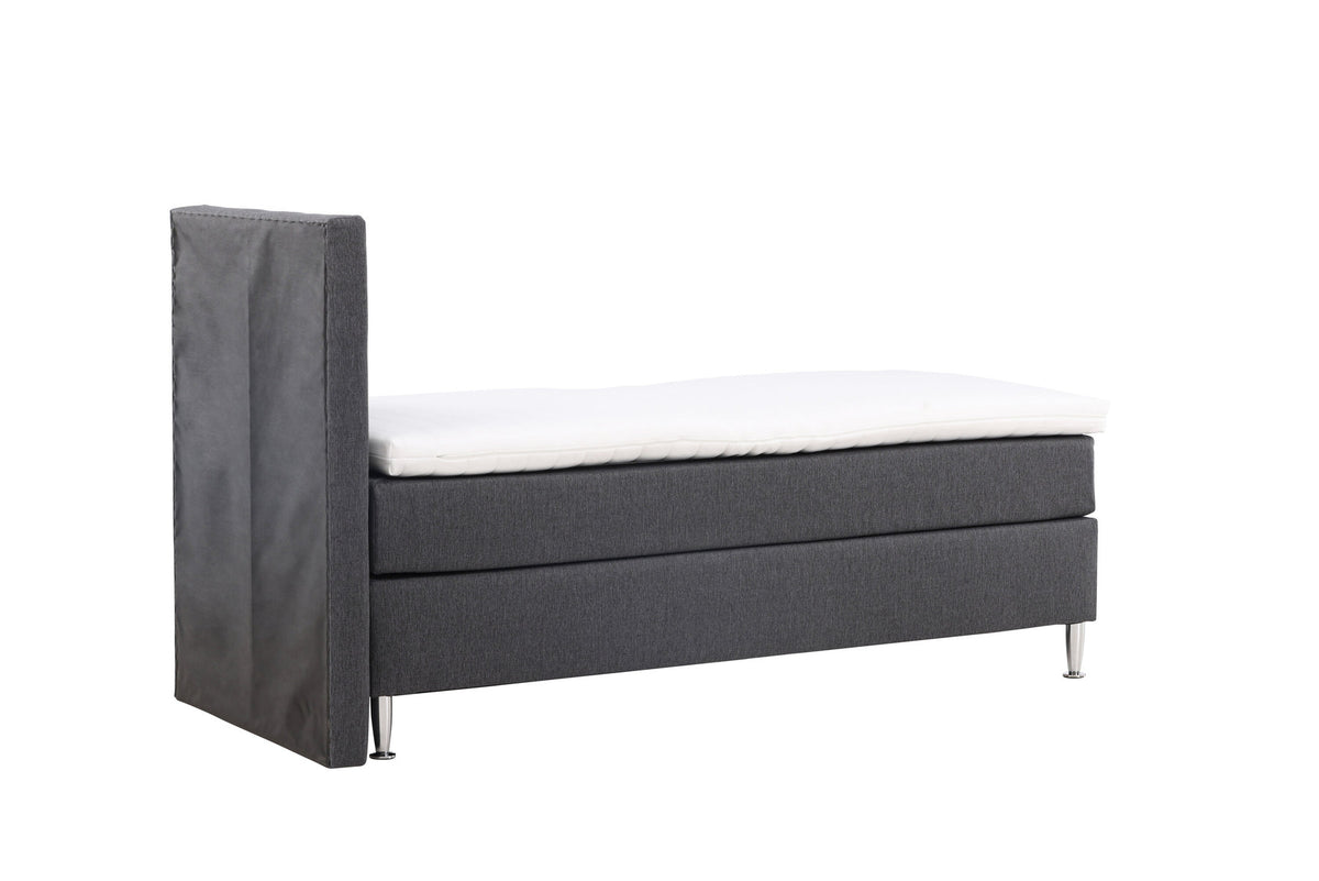 Bett Toledo in Dunkelgrau präsentiert im Onlineshop von KAQTU Design AG. Bett ist von Venture Home