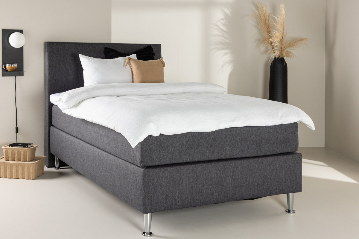 Bett Toledo in Dunkelgrau präsentiert im Onlineshop von KAQTU Design AG. Bett ist von Venture Home