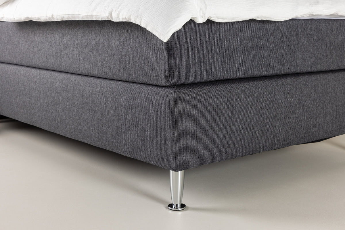 Bett Toledo in Dunkelgrau präsentiert im Onlineshop von KAQTU Design AG. Bett ist von Venture Home