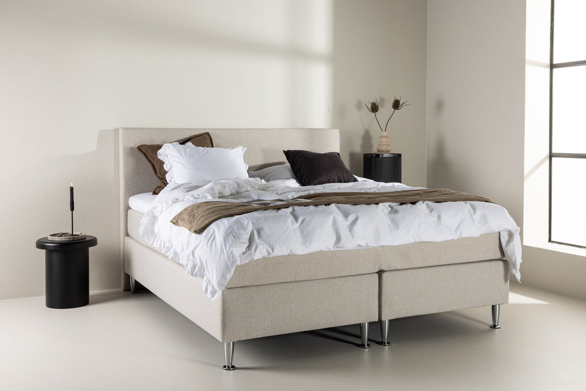 Bett Toledo in Beige präsentiert im Onlineshop von KAQTU Design AG. Bett ist von Venture Home