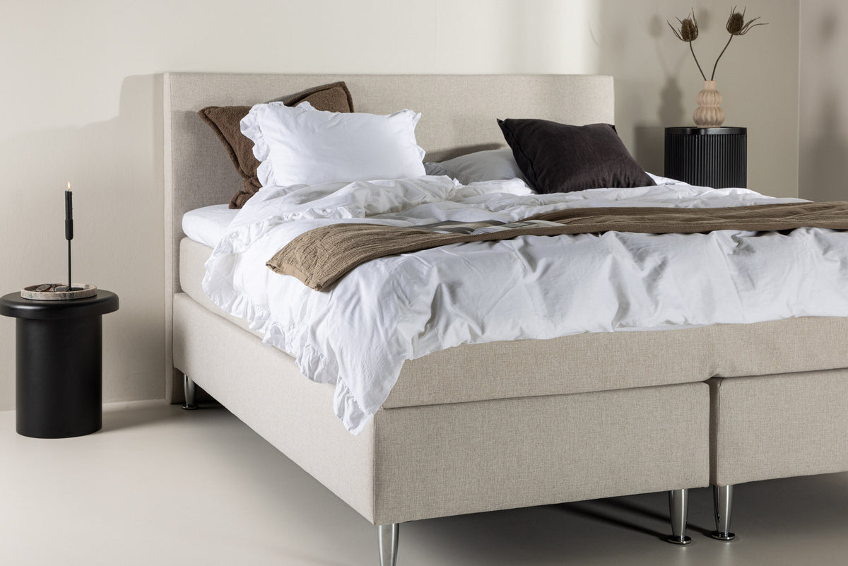 Bett Toledo in Beige präsentiert im Onlineshop von KAQTU Design AG. Bett ist von Venture Home