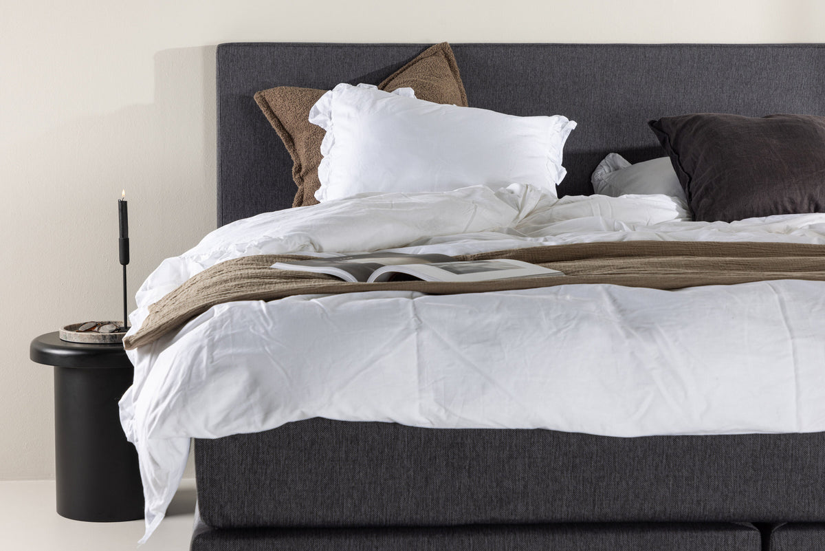 Bett Toledo in Dunkelgrau präsentiert im Onlineshop von KAQTU Design AG. Bett ist von Venture Home
