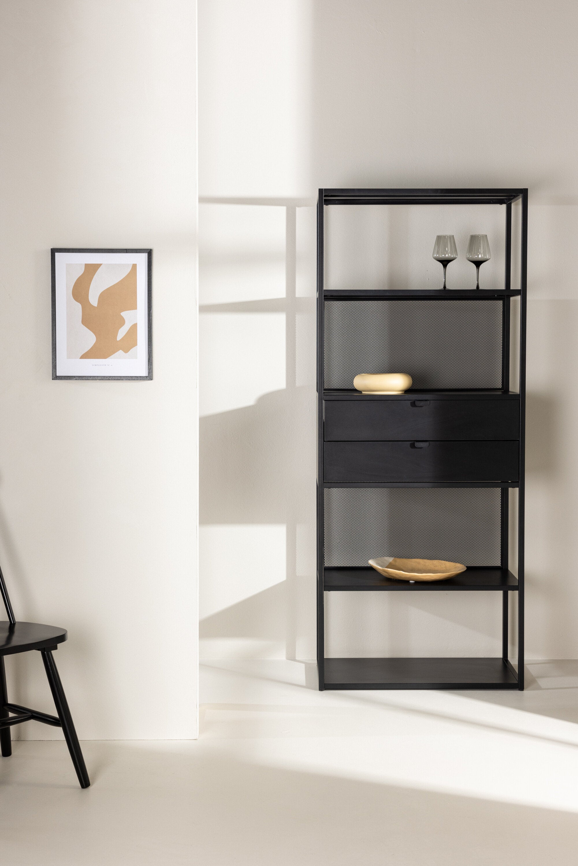 Santiago Kommode in Schwarz präsentiert im Onlineshop von KAQTU Design AG. Standregal ist von Venture Home