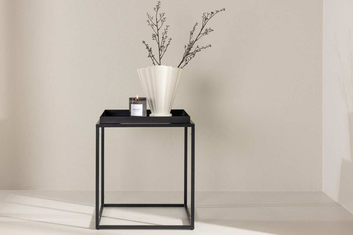 Porto Beistelltisch in Schwarz präsentiert im Onlineshop von KAQTU Design AG. Beistelltisch ist von Venture Home