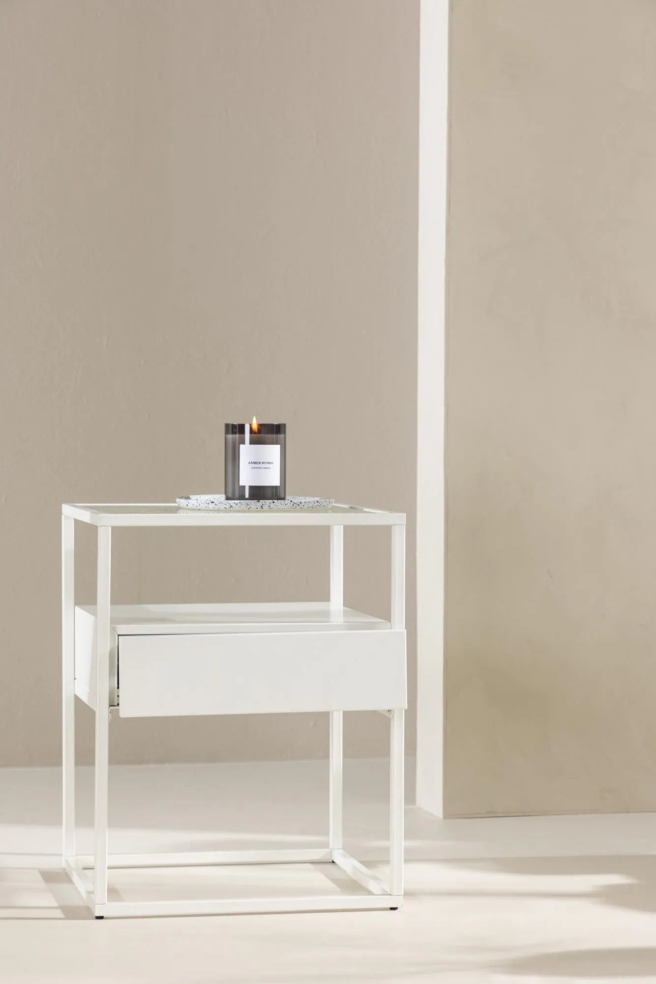 Stilvoller Fortaleza Beistelltisch von Venture Home für modernes Wohnen.
