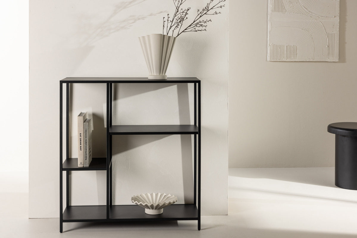 Puno Beistelltisch in Schwarz präsentiert im Onlineshop von KAQTU Design AG. Beistelltisch ist von Venture Home