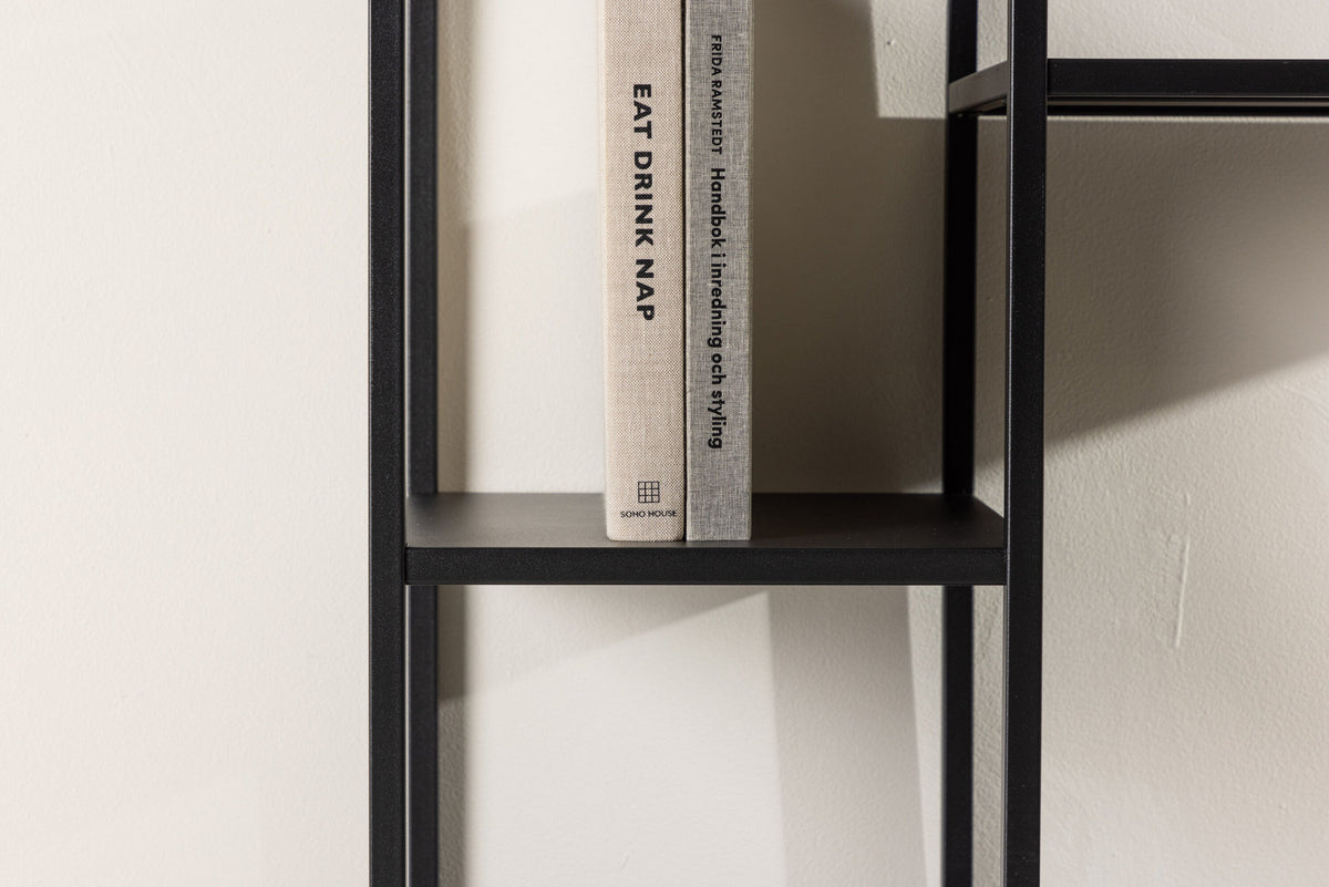 Puno Beistelltisch in Schwarz präsentiert im Onlineshop von KAQTU Design AG. Beistelltisch ist von Venture Home
