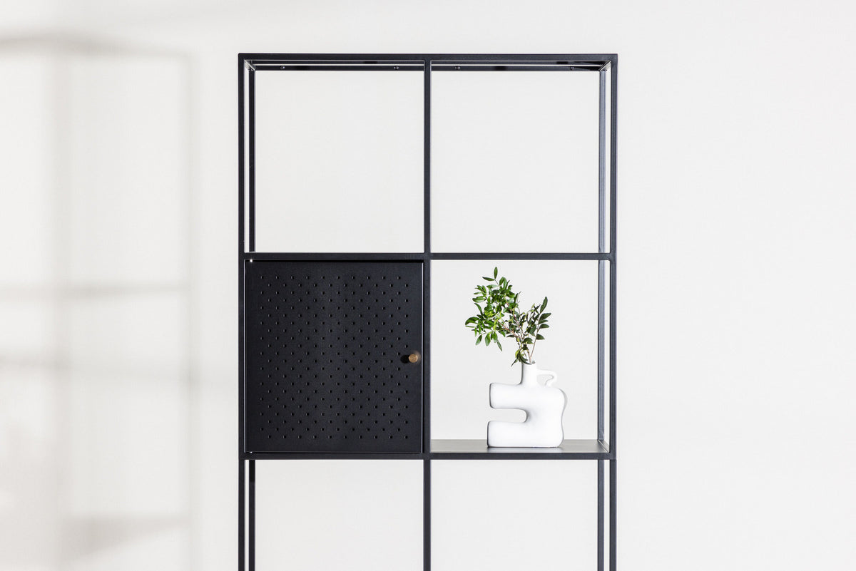 Porto Regal in Schwarz präsentiert im Onlineshop von KAQTU Design AG. Standregal ist von Venture Home