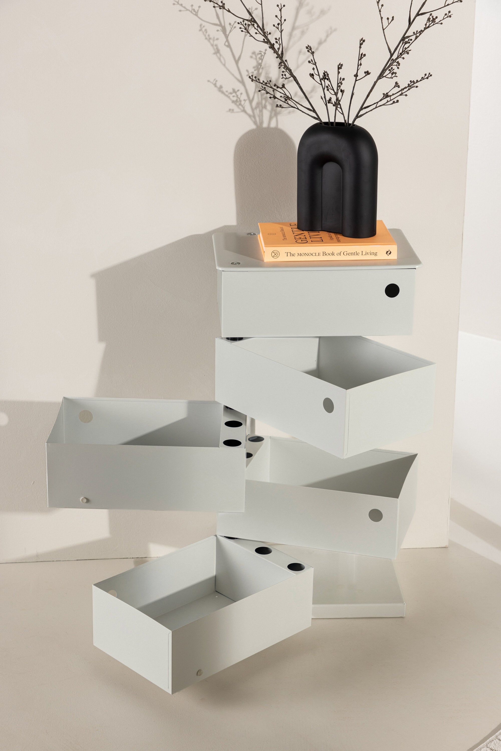 San Carlos Kommode in Weiss präsentiert im Onlineshop von KAQTU Design AG. Regal Zubehör ist von Venture Home