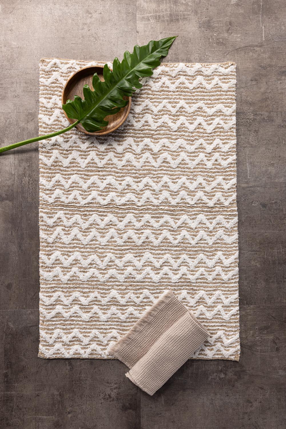 Philippa Teppich in Sand präsentiert im Onlineshop von KAQTU Design AG. Teppich ist von Venture Home
