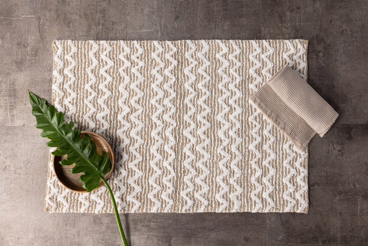 Philippa Teppich in Sand präsentiert im Onlineshop von KAQTU Design AG. Teppich ist von Venture Home
