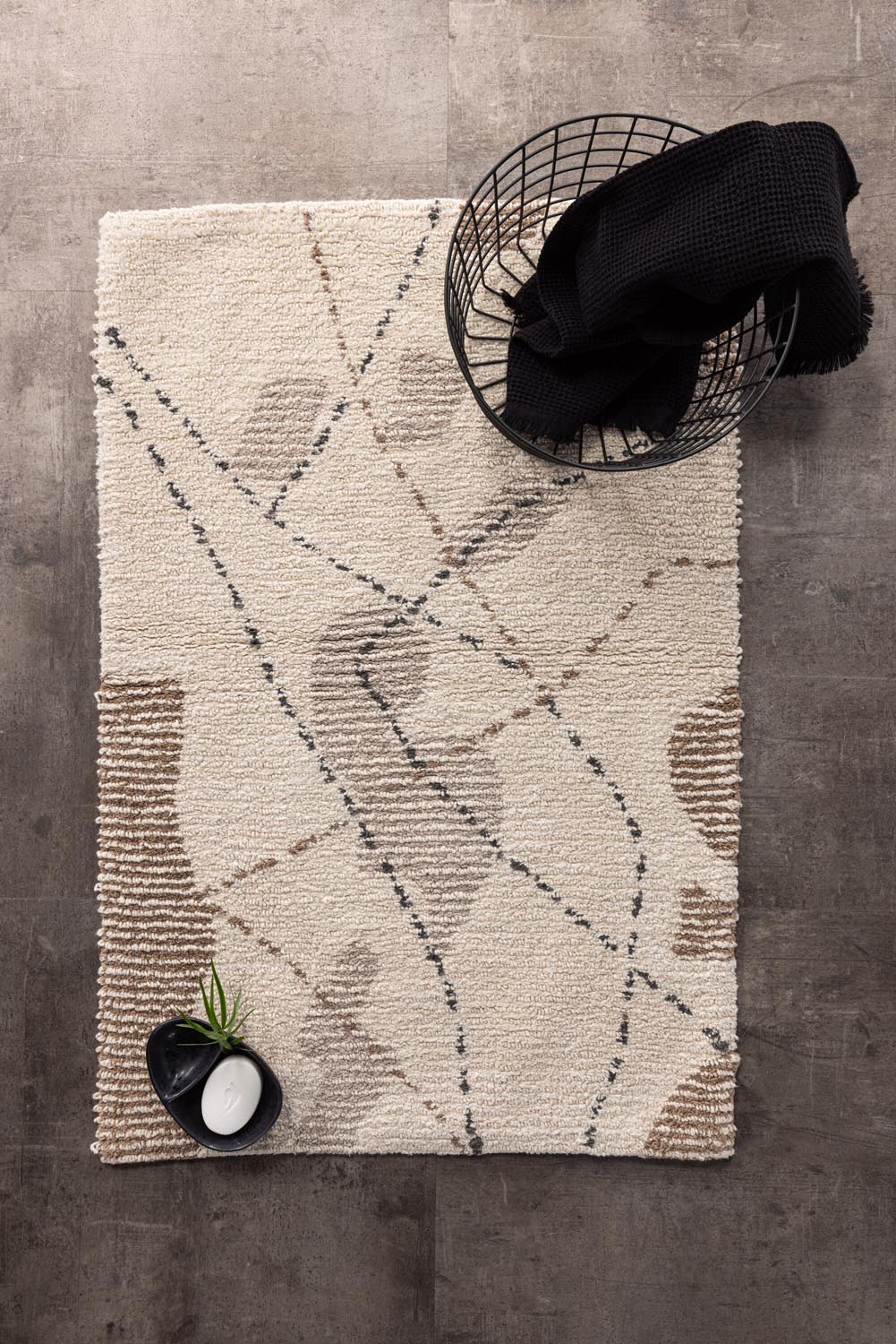 Paul Teppich in Elfenbein präsentiert im Onlineshop von KAQTU Design AG. Teppich ist von Venture Home