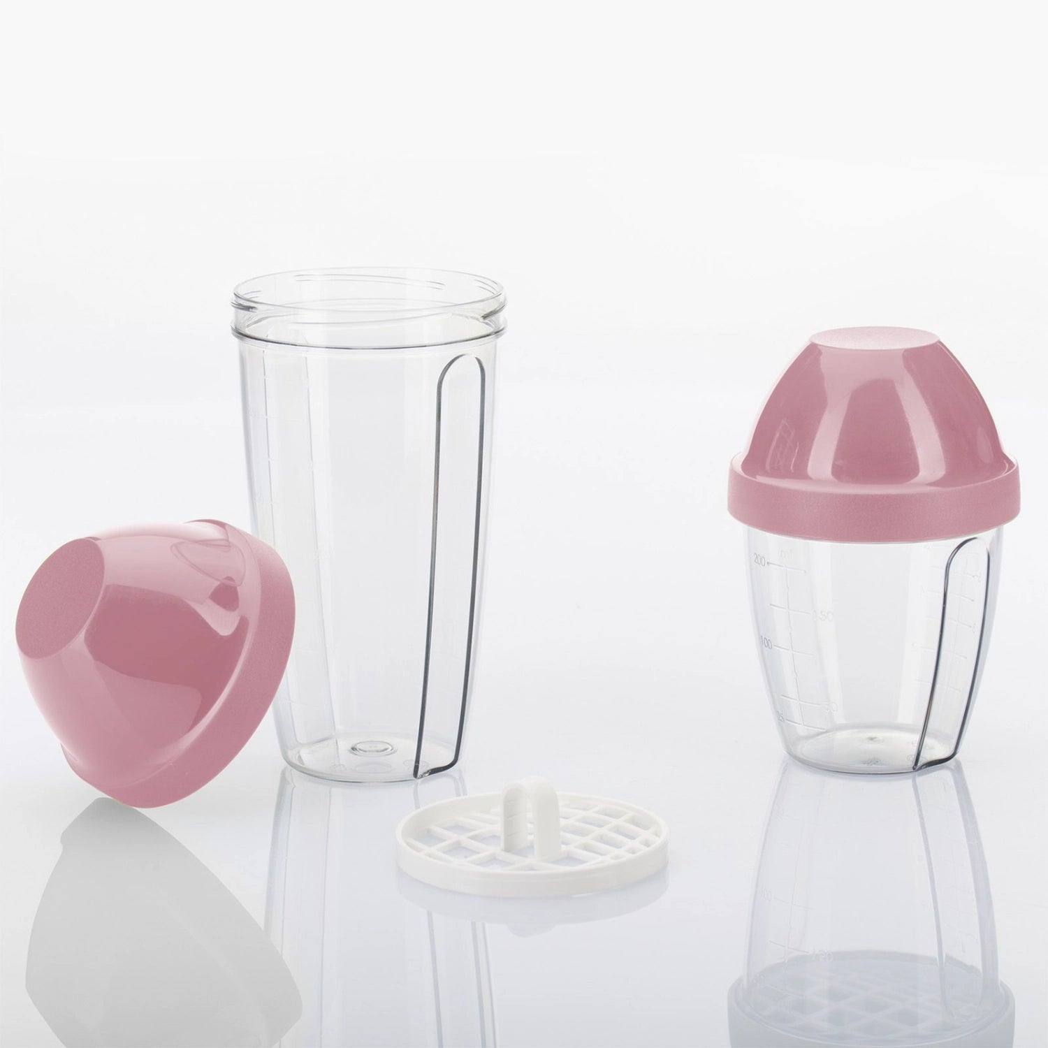 Maxi Schüttelbecher 0.5l rosa in Pink präsentiert im Onlineshop von KAQTU Design AG. Küchenhelfer ist von Westmark