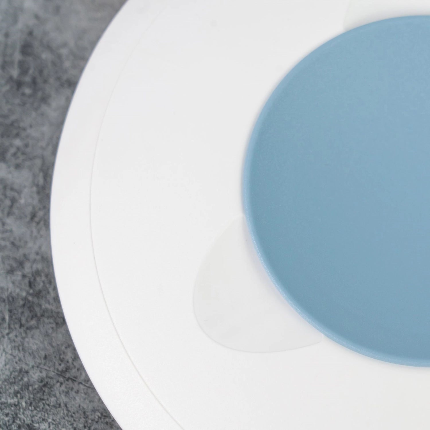 Rührschüssel mit Spritzschutz 3.5l blau in Blau präsentiert im Onlineshop von KAQTU Design AG. Backutensilien ist von Westmark