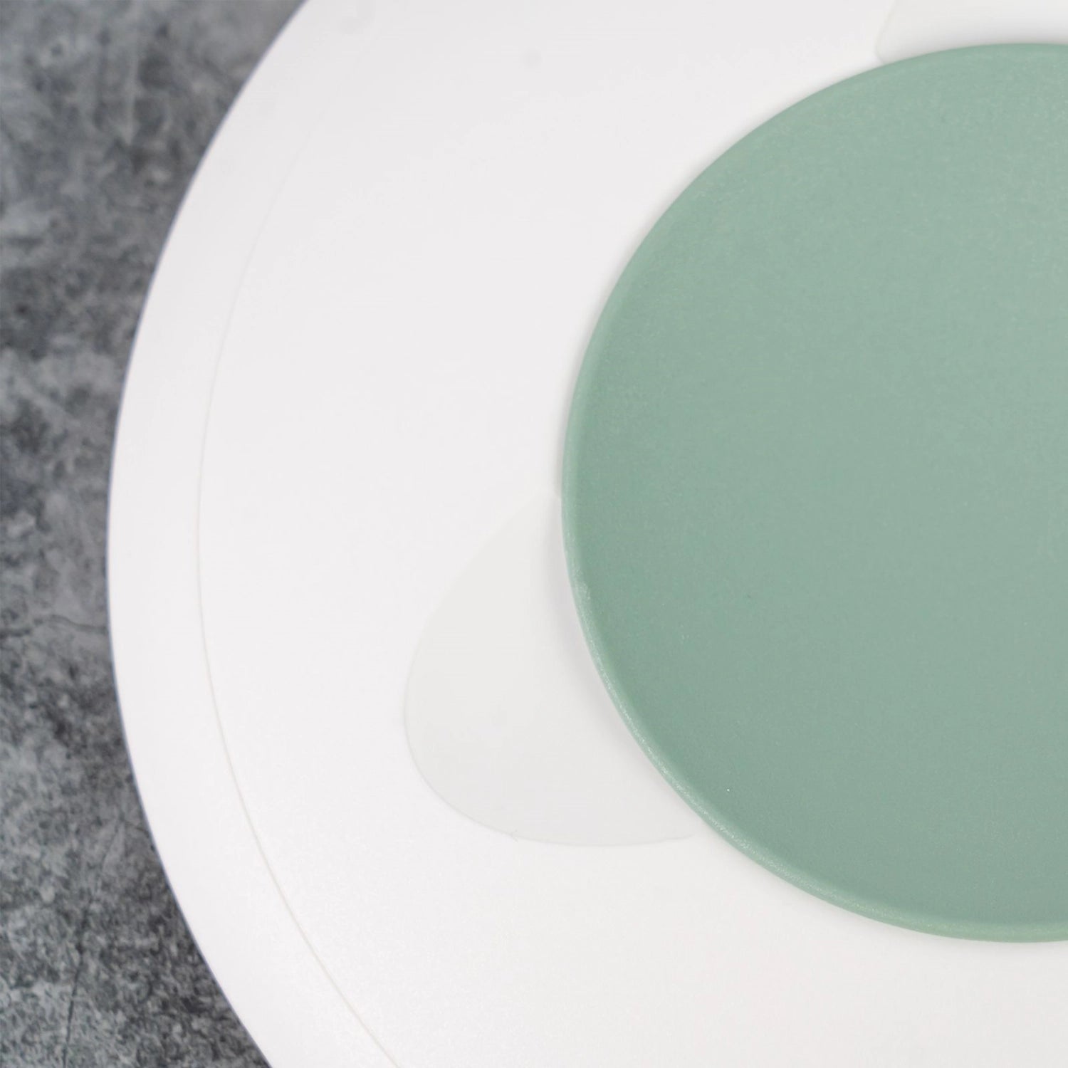 Rührschüssel mit Spritzschutz 3.5l mint in Grün präsentiert im Onlineshop von KAQTU Design AG. Küchenhelfer ist von Westmark