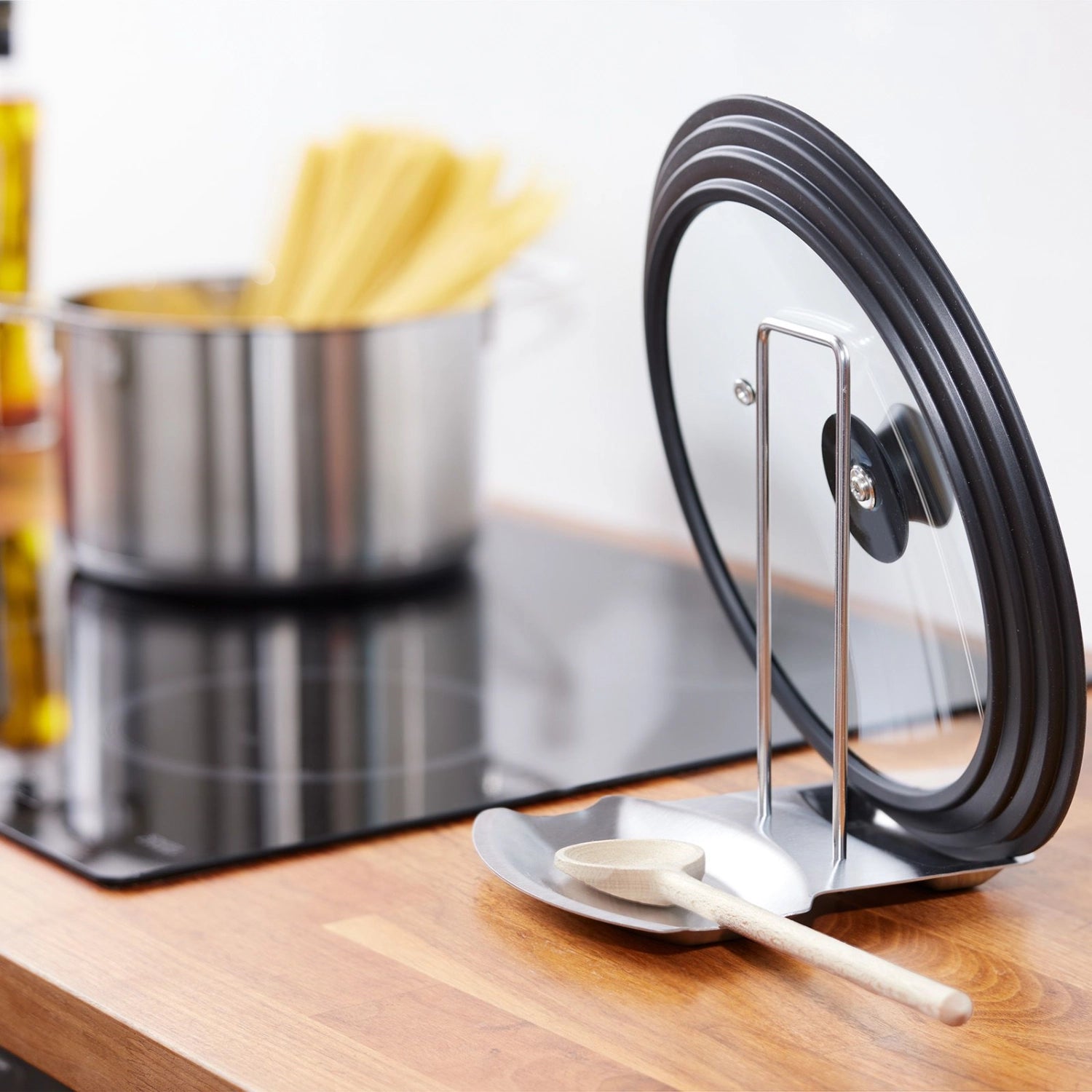 Universal Deckel mit Silikonrand, gross, f.ø 24,26,28cm in Schwarz präsentiert im Onlineshop von KAQTU Design AG. Pfannendeckel ist von Westmark